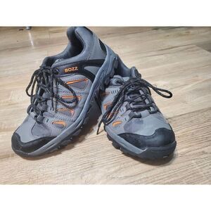 Men's Bozz Hiking Shoes Size 8.5. MS08